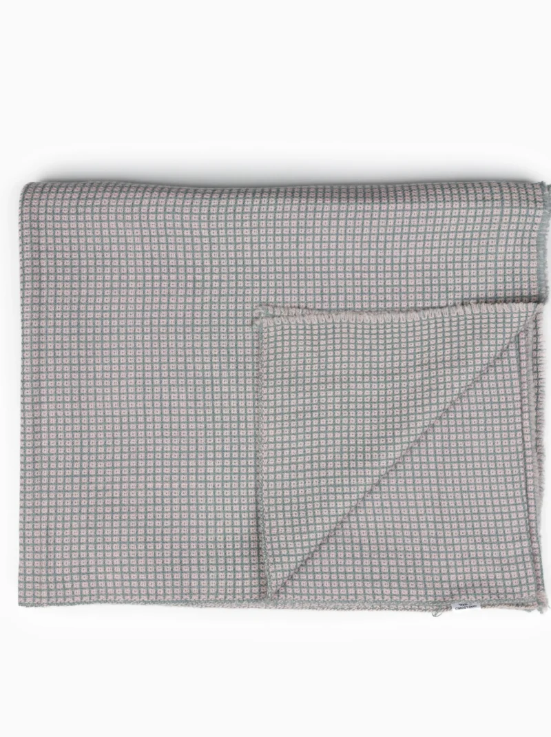 LARGE THROW MESH 2 PLY NS122