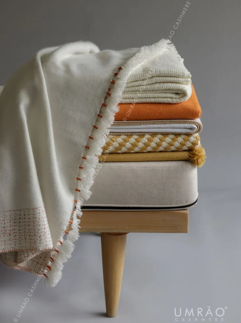 LARGE THROW WEFT BACK 4 PLY NS328